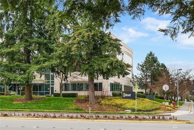 Building Photo - 14630 NE 32nd St