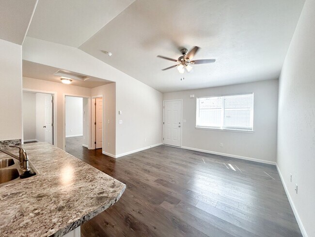 Building Photo - 3513 Chelsea St