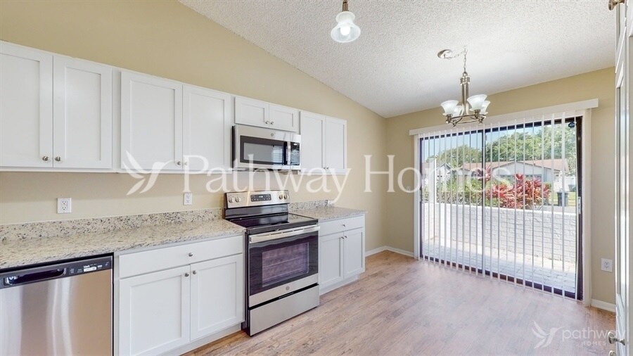 Building Photo - 3239 Curry Woods Cir