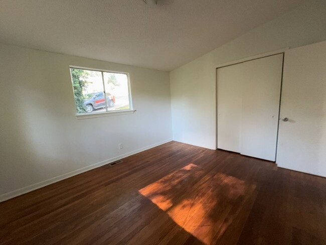 Building Photo - Pet Friendly! 3 bedroom in East Chattanoog...