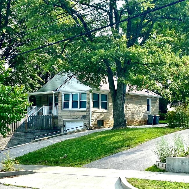 Building Photo - 1412 N Kinser Pike