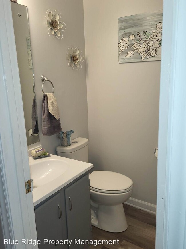 Building Photo - 2 br, 1.5 bath House - 104 Autumn Creek Lane