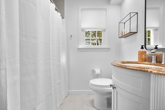 Building Photo - 27 Reef Ct