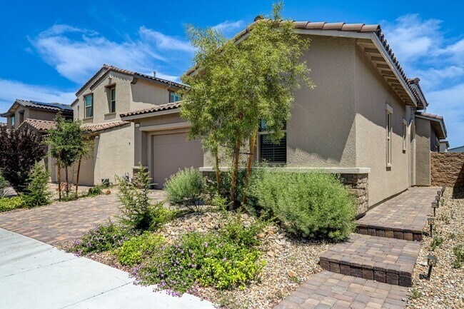 Primary Photo - COMFY and NEW 3 Bedroom Home in Skye Canyon!