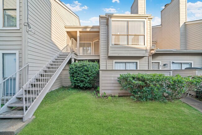 Building Photo - 6701 Sands Point Dr