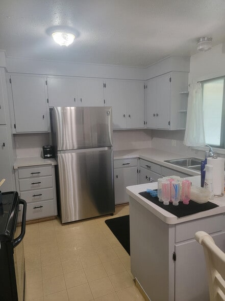 Kitchen - 779 Reed Avenue