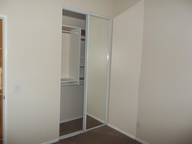 Building Photo - 1425 Ramona Dr