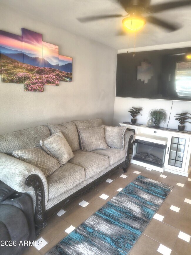 Building Photo - 317 S Stapley Dr