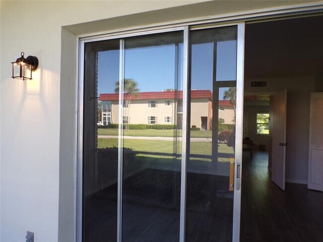 Building Photo - 106 Spring Lake Ct