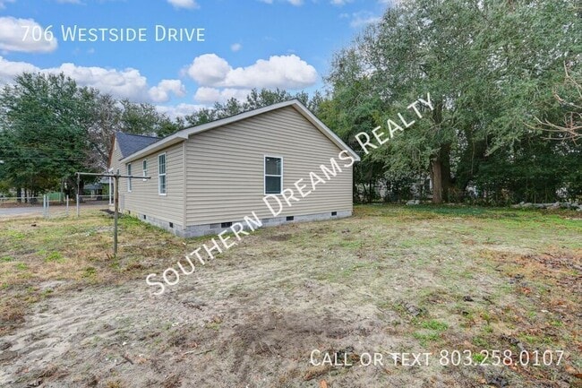 Building Photo - 706 Westside Dr