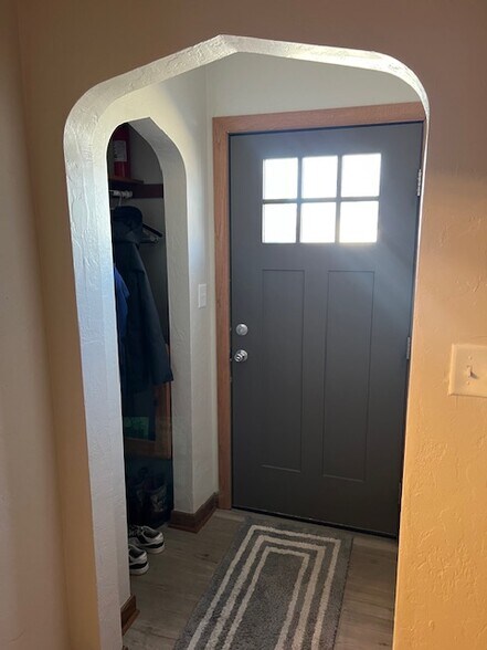 Building Photo - 2120 S Norton Ave