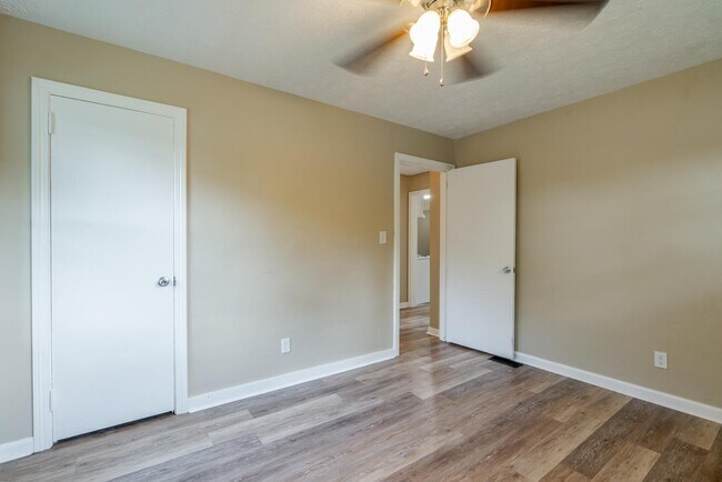 Building Photo - 509 Diecks Dr