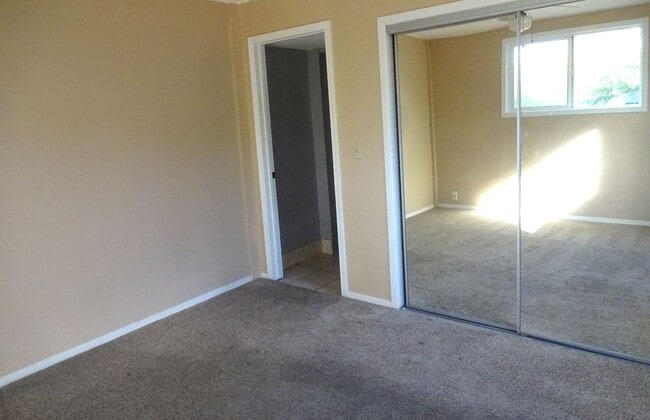 Building Photo - Coming Soon - Cute & Convenient Springfield Home.