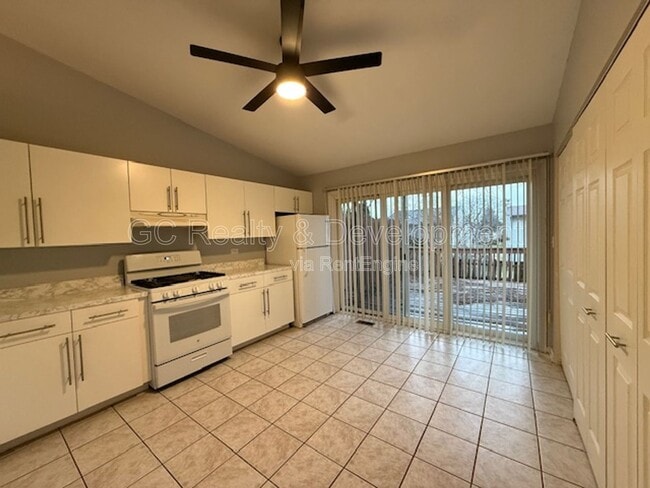 Building Photo - 624 Thorndale Dr