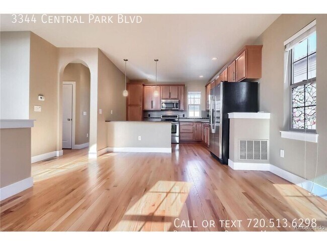 Building Photo - 3344 Central Park Blvd