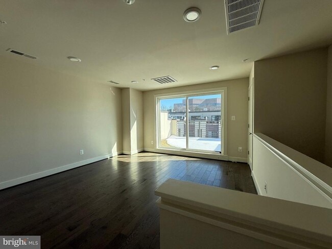 Building Photo - 6611 Eames Wy