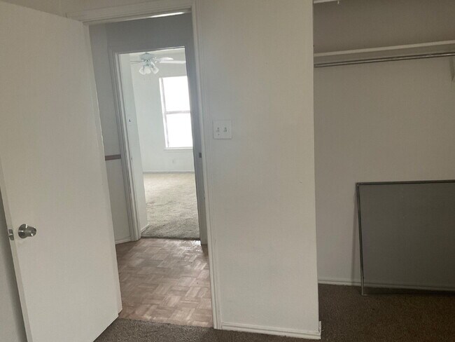 Building Photo - Large beautiful home for rent