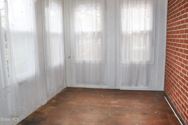 Building Photo - 647 New Scotland Ave