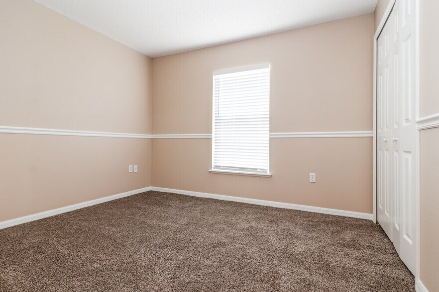 Building Photo - 14017 Tudor St