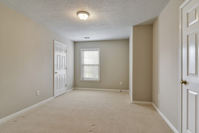 Building Photo - 2655 Traywick Chase