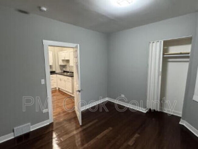 Building Photo - 1950 S Trumbull Ave