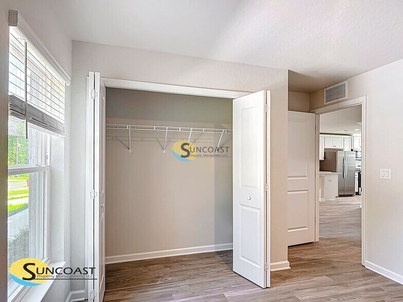 Building Photo - 698 W Virginis Dr