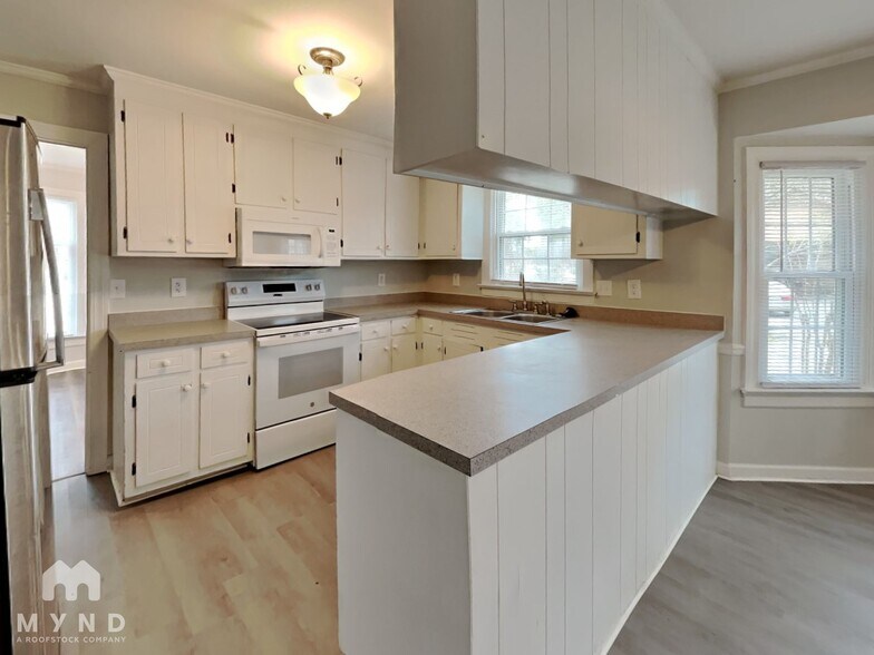 Building Photo - 25 Camelia Dr