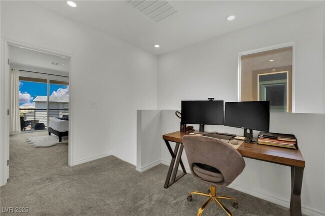 Building Photo - 8907 Roadrunner Ravine St