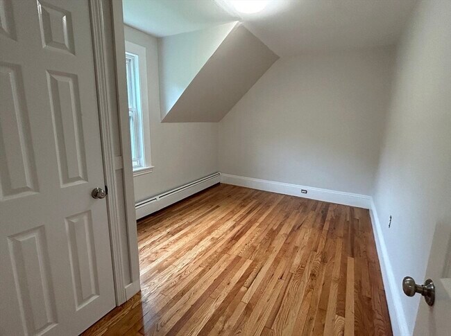 Building Photo - 26 Clinton Ave