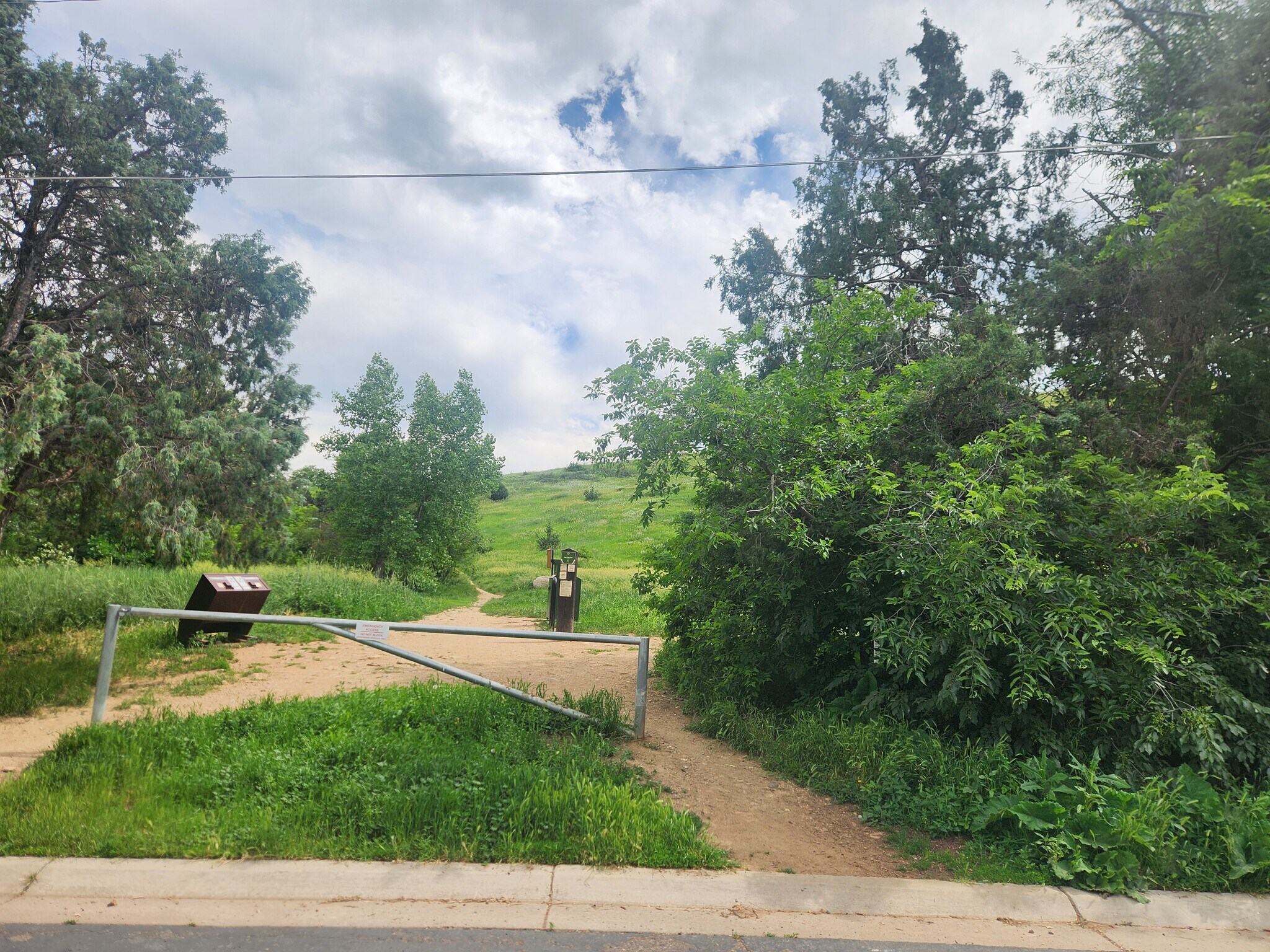 Easy walk to trails off 17th - 524 18th St