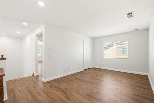 Building Photo - 37559 Durwent Dr