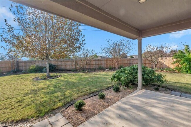 Building Photo - 310 Stewart Dr