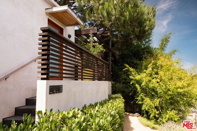 Building Photo - 1413 Ashland Ave