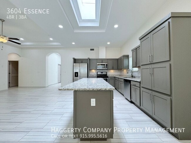 Building Photo - 3604 Essence-