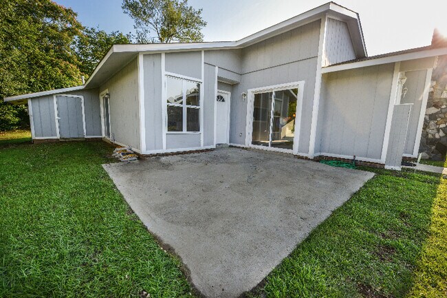 Building Photo - 7117 Tollhouse Dr