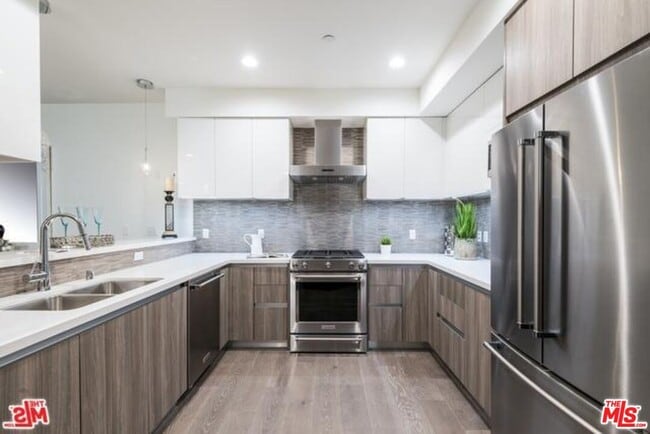 Building Photo - 12045 Guerin St