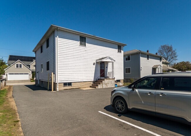 Building Photo - 50 Waltham St
