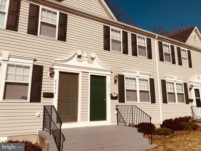 Primary Photo - 6956 Hawthorne St