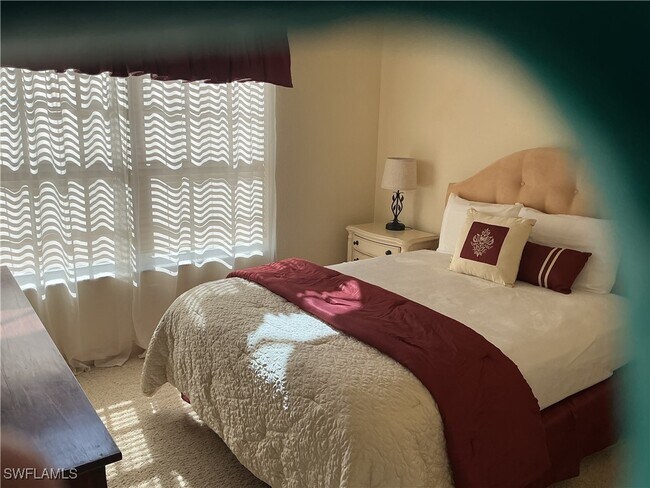 Building Photo - 2605 Beach Pkwy W