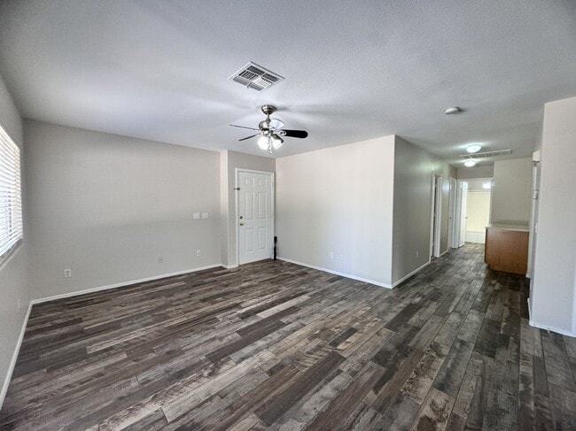 Building Photo - 9138 W Ross Ave