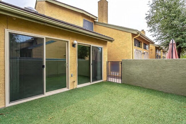 Building Photo - 3874 Paseo de Las Canchas