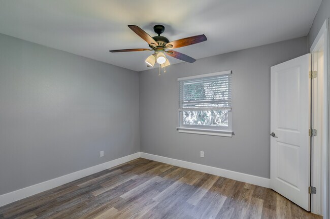 Building Photo - 2516 Palo Verde Dr