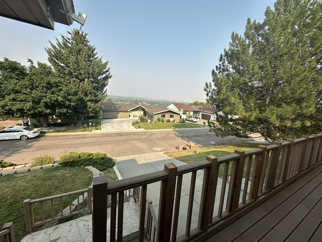 Building Photo - 2750 Greenbriar Dr