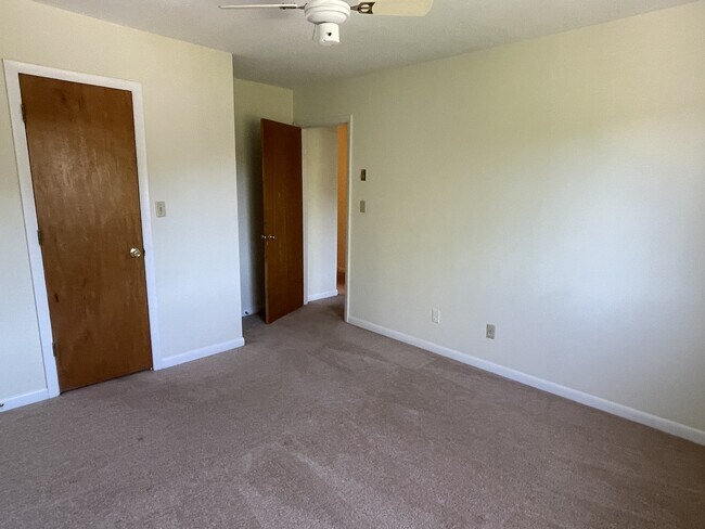 Building Photo - 101 Harvest Dr