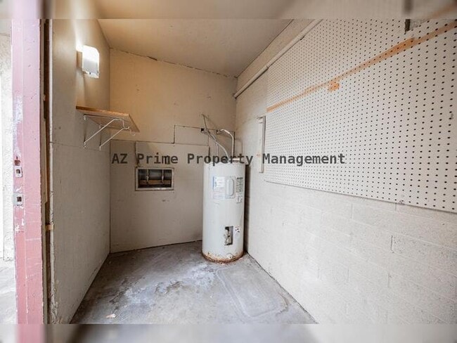 Building Photo - 5440 W Belleview St