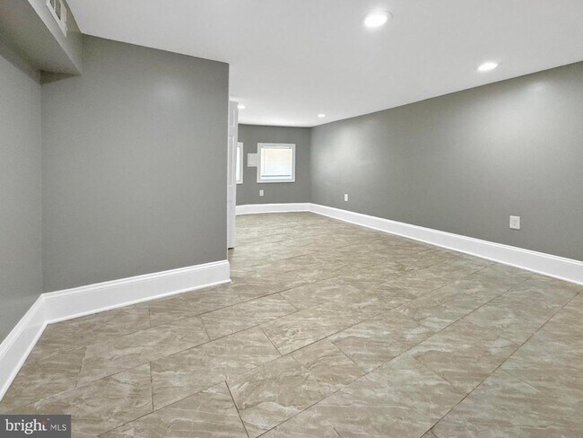Building Photo - 2265 Reisterstown Rd