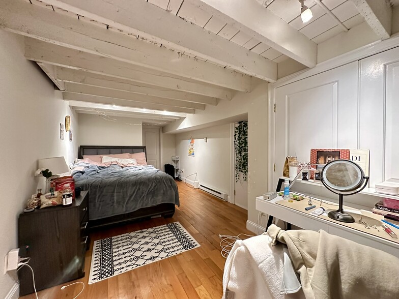 Building Photo - 836 Huntington Ave