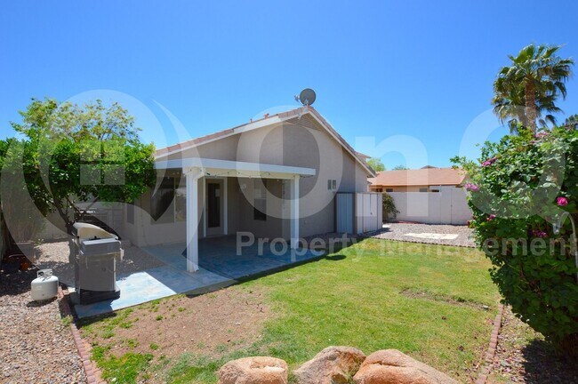 Building Photo - 2230 E Pinto Dr