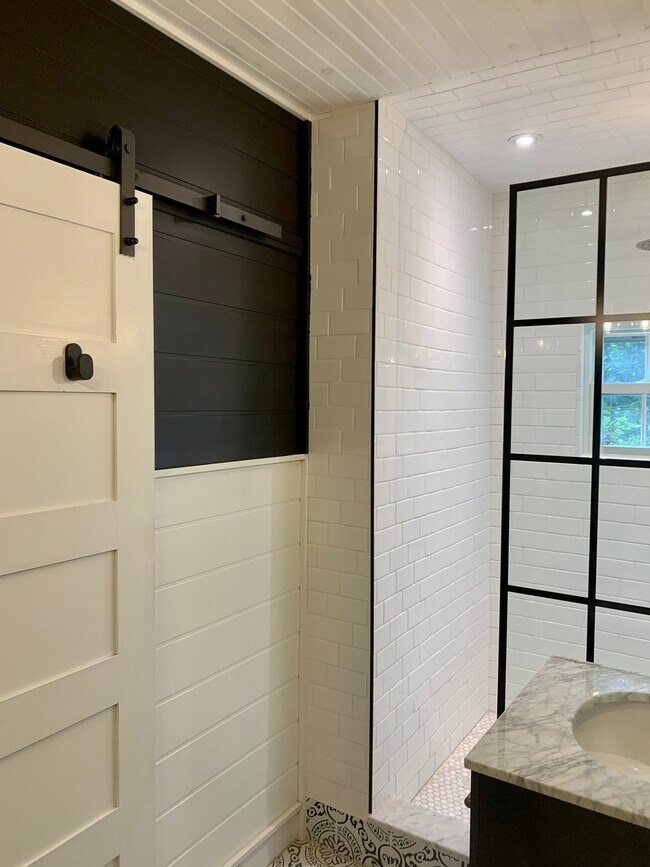 Building Photo - 1701 W Doe Run Rd