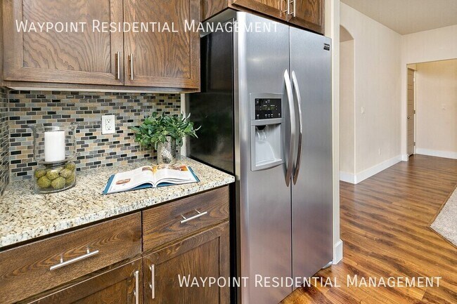 Building Photo - 2686 Vallin Ave N